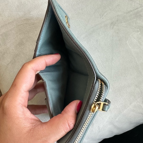 Tory Burch Bi-Fold wallet - Picture 5 of 6